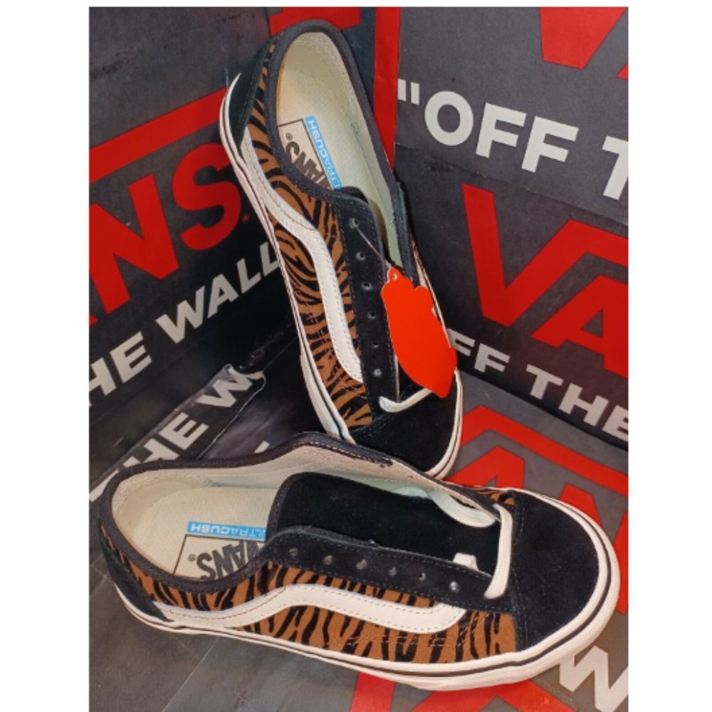 Vans Style 36 Decon Sf (Animal Stripes) Black Marshmallow Women's 6 VNOA5HYR9ZY